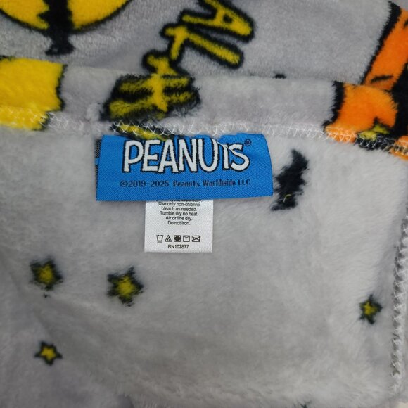 Peanuts Happy Halloween Pet Throw By Berkshire 60" x 70" Fleece Blanket Pumpkin - Picture 7 of 11